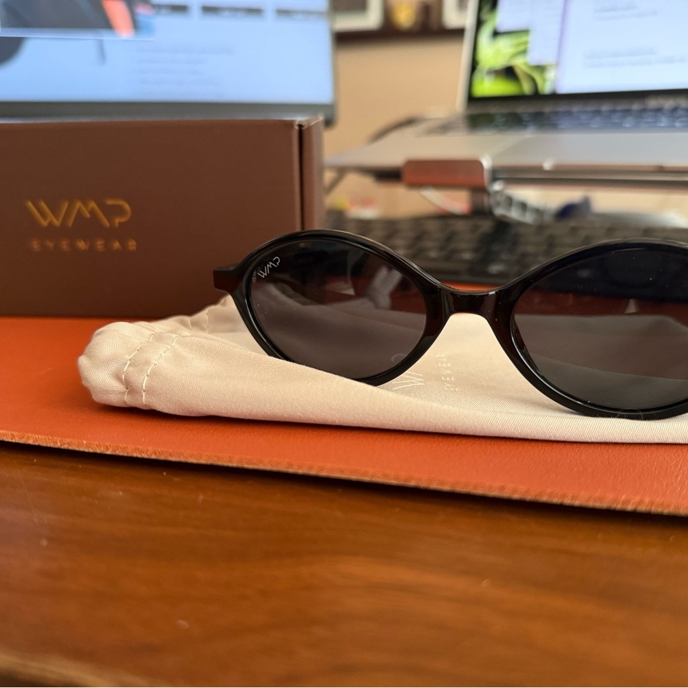 SELENE - NEW - Black Oval Sunglasses - Picture 4 of 7